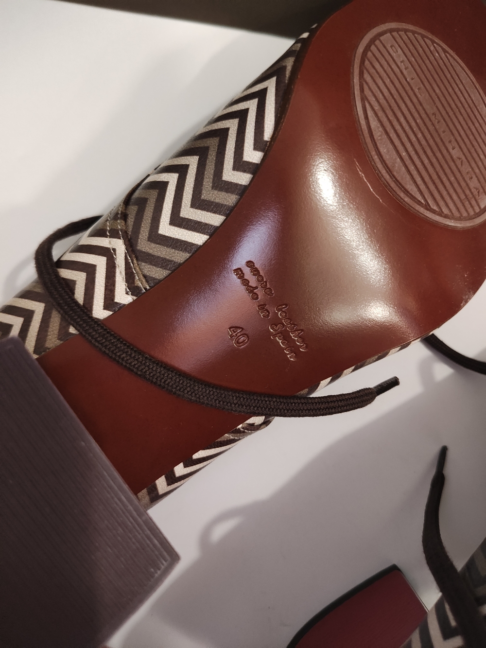 Chie Mihara Chevron Lace-Up Oxfords in Brown and Cream - Picture 6 of 16